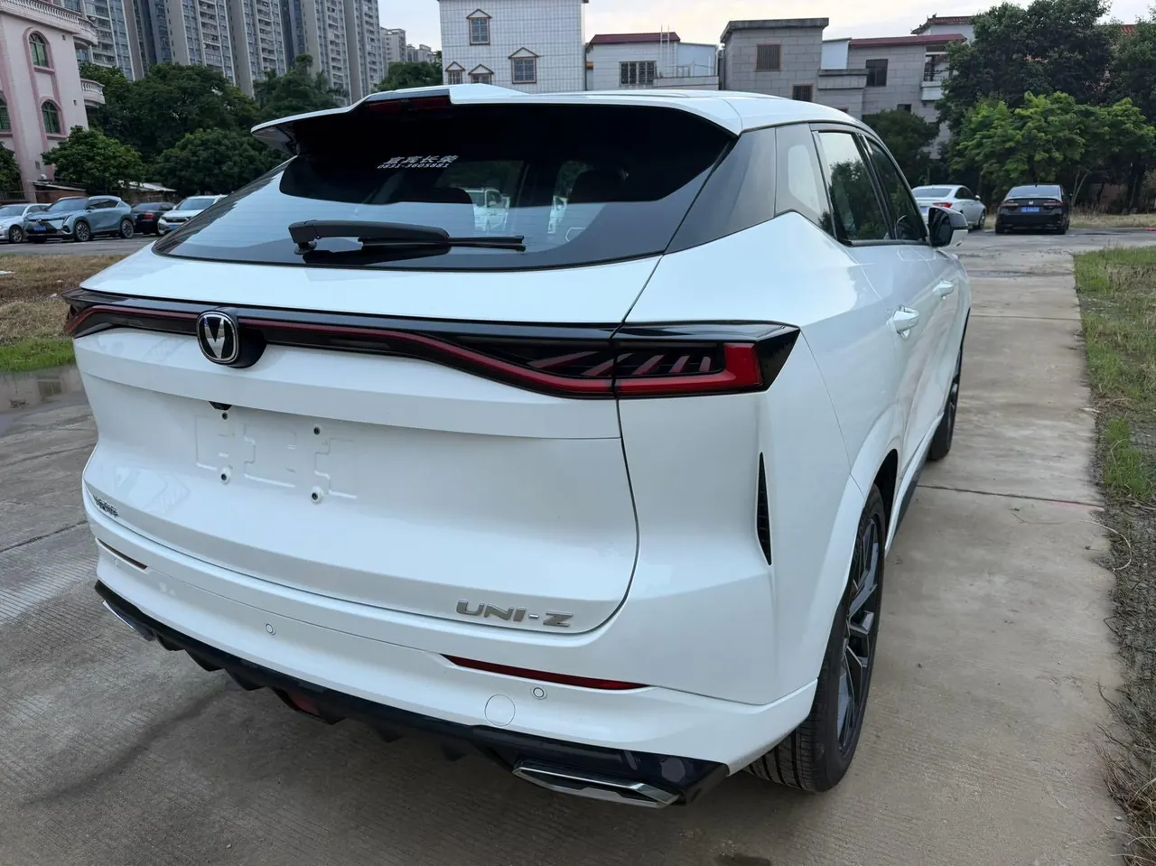 ChangAn 2025 UNI-Z 1.5T Luxury Automatic 12