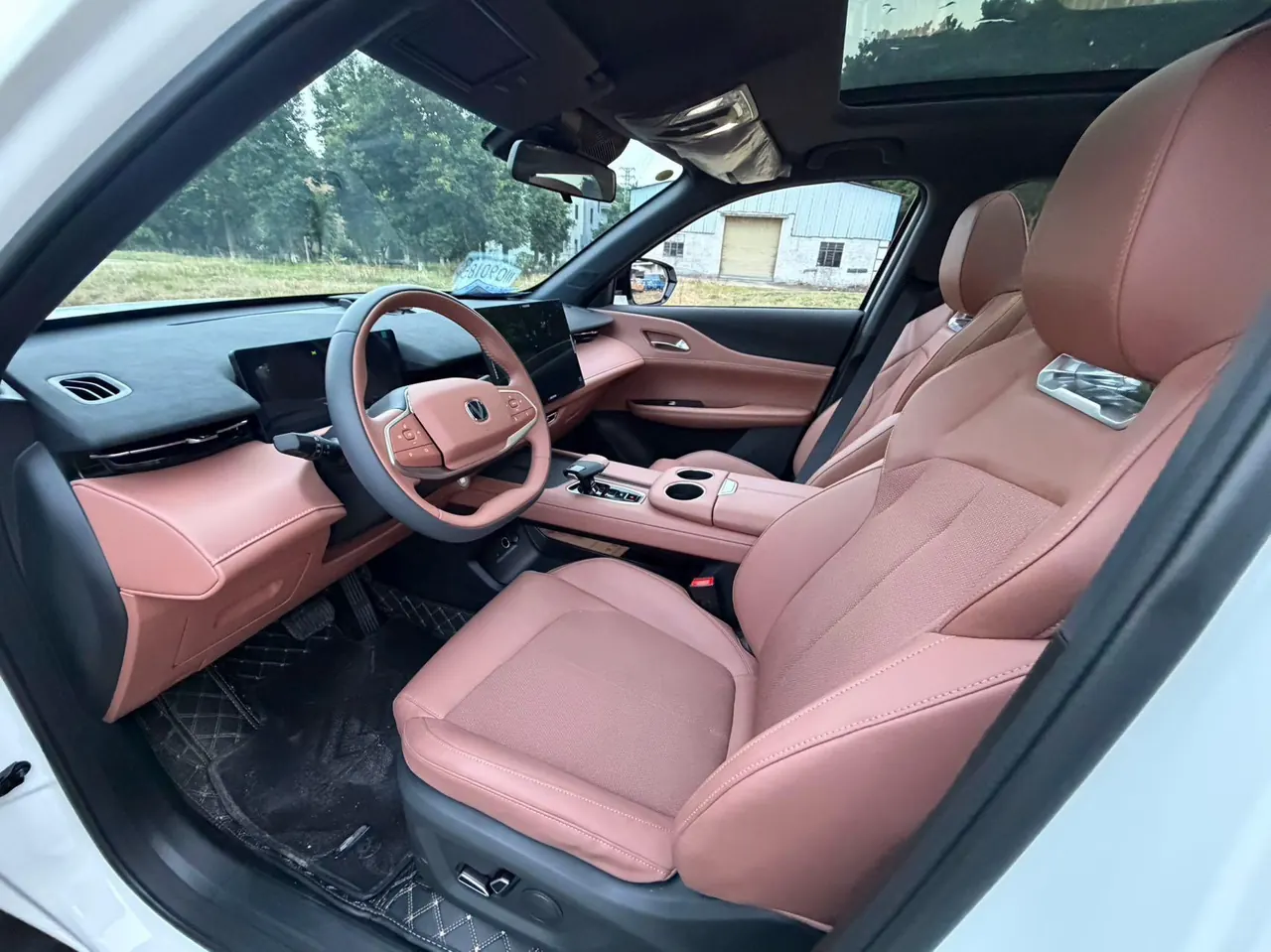 ChangAn 2025 UNI-Z 1.5T Luxury Automatic 4