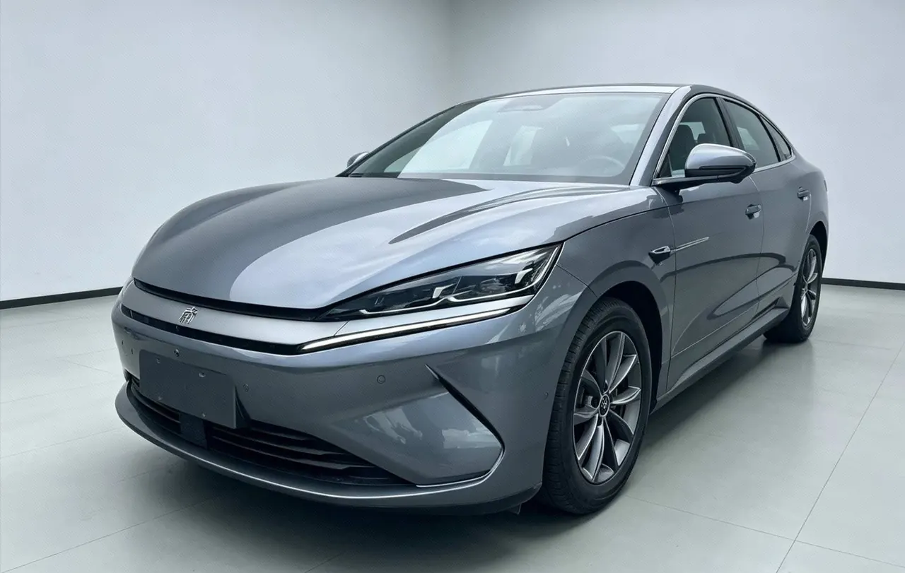 Open image lightbox: BYD 2025 Qin L EV 545KM Excellent Automatic Gear