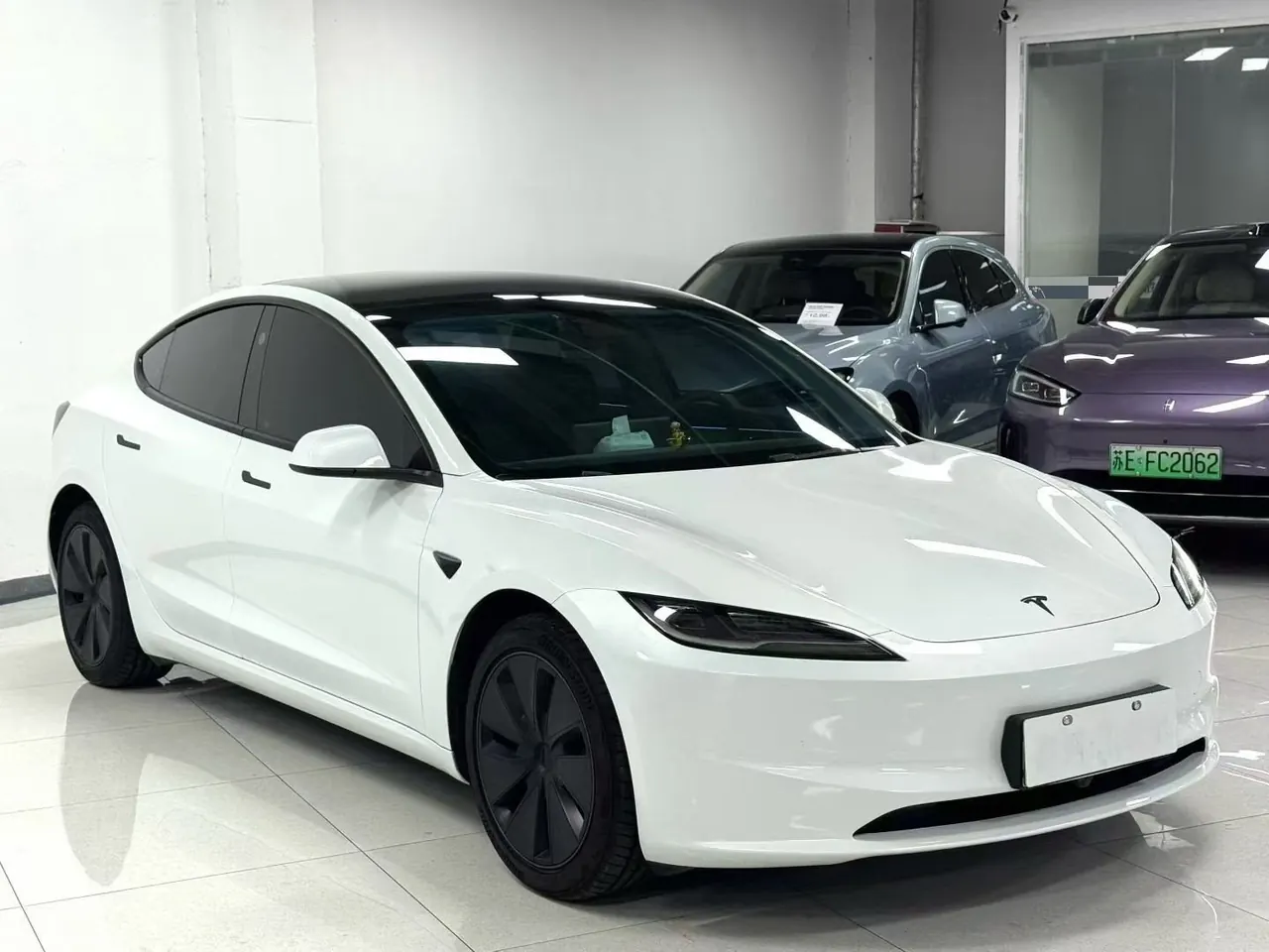 Tesla 2025 Model 3 Rear-Wheel-Drive Edition (facelift) Automatic Transmission 3