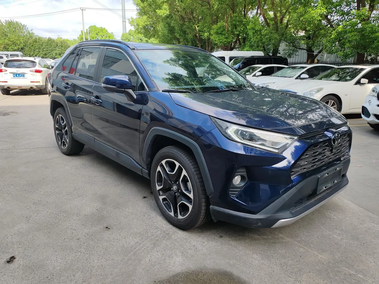 Toyota 2022 RAV4 Rongbo 2.0 Stepless Two-Drive Premium Edition Automatic Gear 3