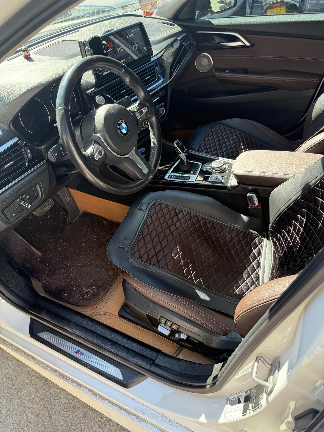 BMW 1 Series 2022 120i 1.5T M Sports Obsidian Night Edition Automatic Gear 3