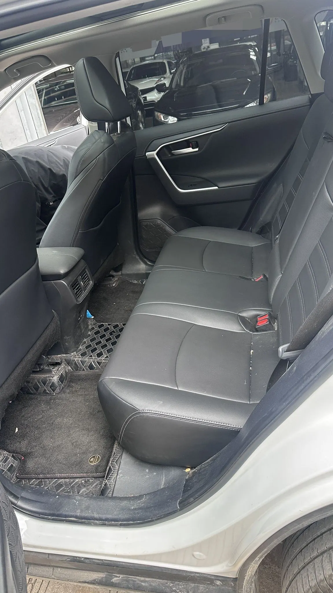 Toyota 2023 Willanda 2.0 Stepless Two-Drive Luxury PLUS Edition Automatic Gear 3