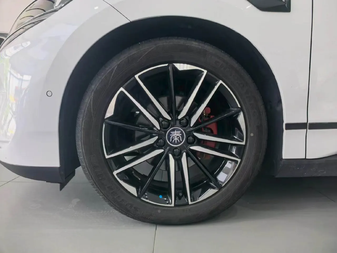 BYD 2025 Qin L EV 545KM cloud chariot type automatic gear 2