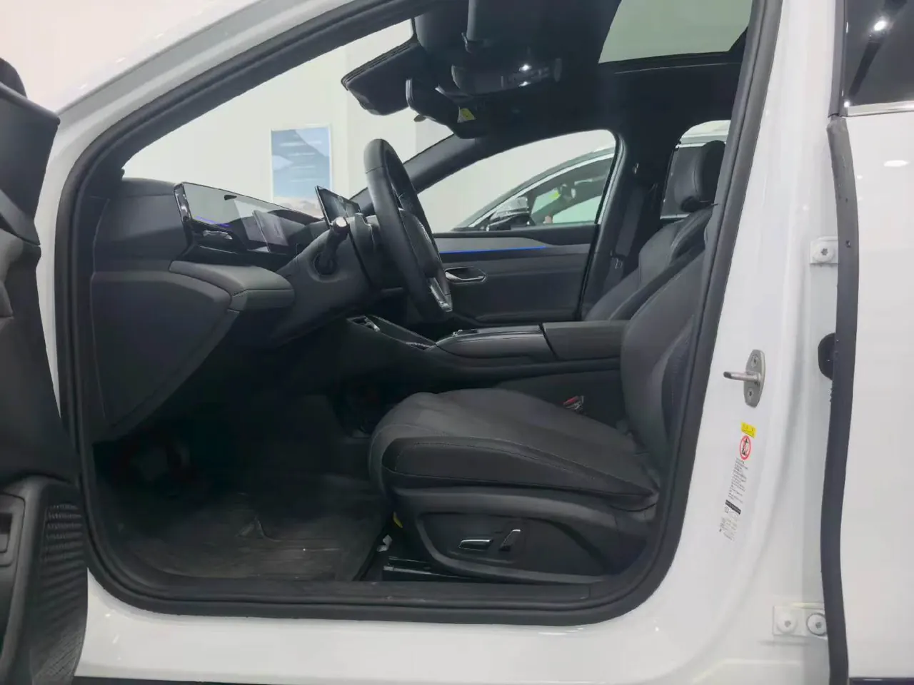BYD 2025 Qin L EV 545KM cloud chariot type automatic gear 5
