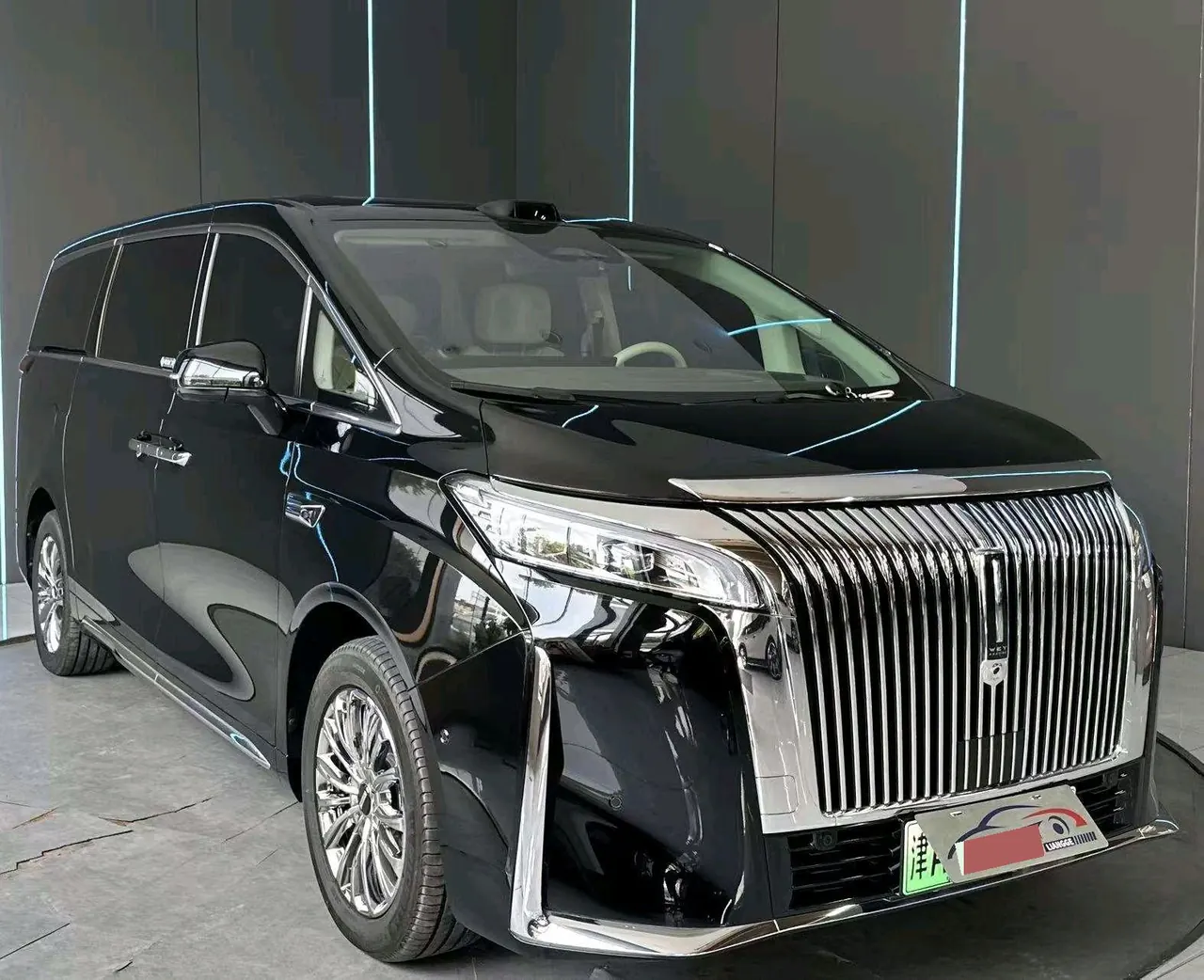 WEY 2025 VV7 Hi4 1.5T Four-Wheel-Drive Automatic Model 2
