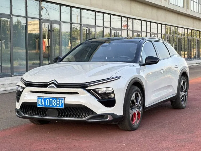 Citroen Versailles C5 X 2022 C5 X 1.6T Enjoy an Uncommon Year of Tiger Opening Edition Automatic Gear - View 1