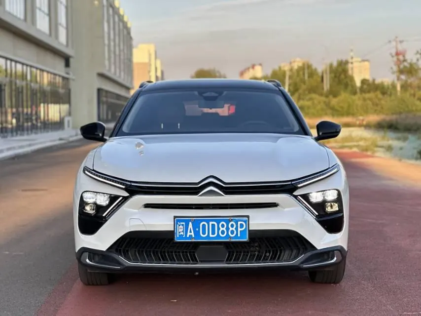 Citroen Versailles C5 X 2022 C5 X 1.6T Enjoy an Uncommon Year of Tiger Opening Edition Automatic Gear 2