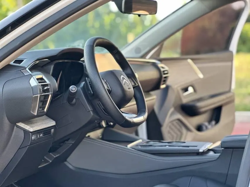 Citroen Versailles C5 X 2022 C5 X 1.6T Enjoy an Uncommon Year of Tiger Opening Edition Automatic Gear 8
