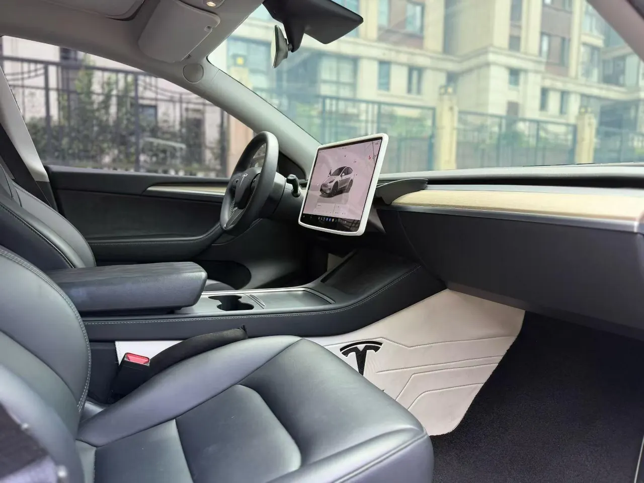 Tesla 2022 Model Y rear-wheel drive version (facelift) automatic gear 4