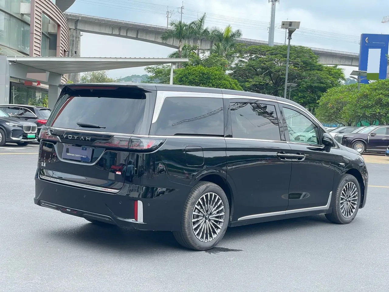 Voyah 2025 dreamers PHEV 1.5T four-wheel drive flagship dry Kun version automatic gear 7