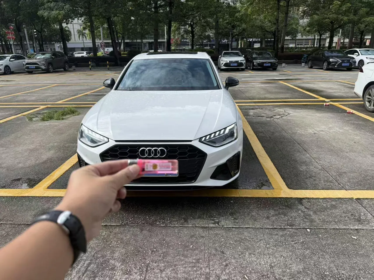 Audi 2022 A4L 2.0TFSI 40TFSI Deluxe Dynamic Automatic 2