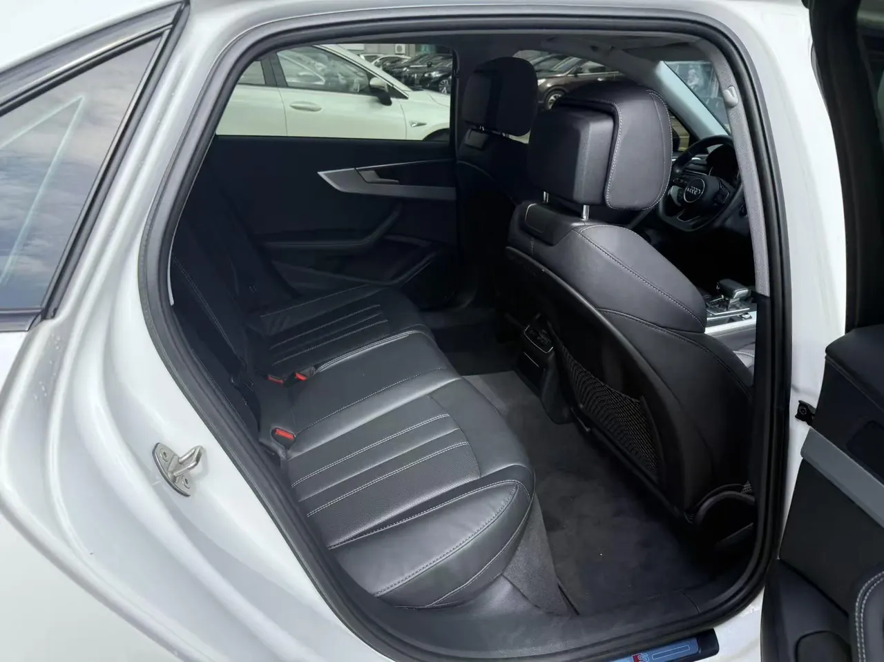 Audi 2022 A4L 2.0TFSI 40TFSI Deluxe Dynamic Automatic 4