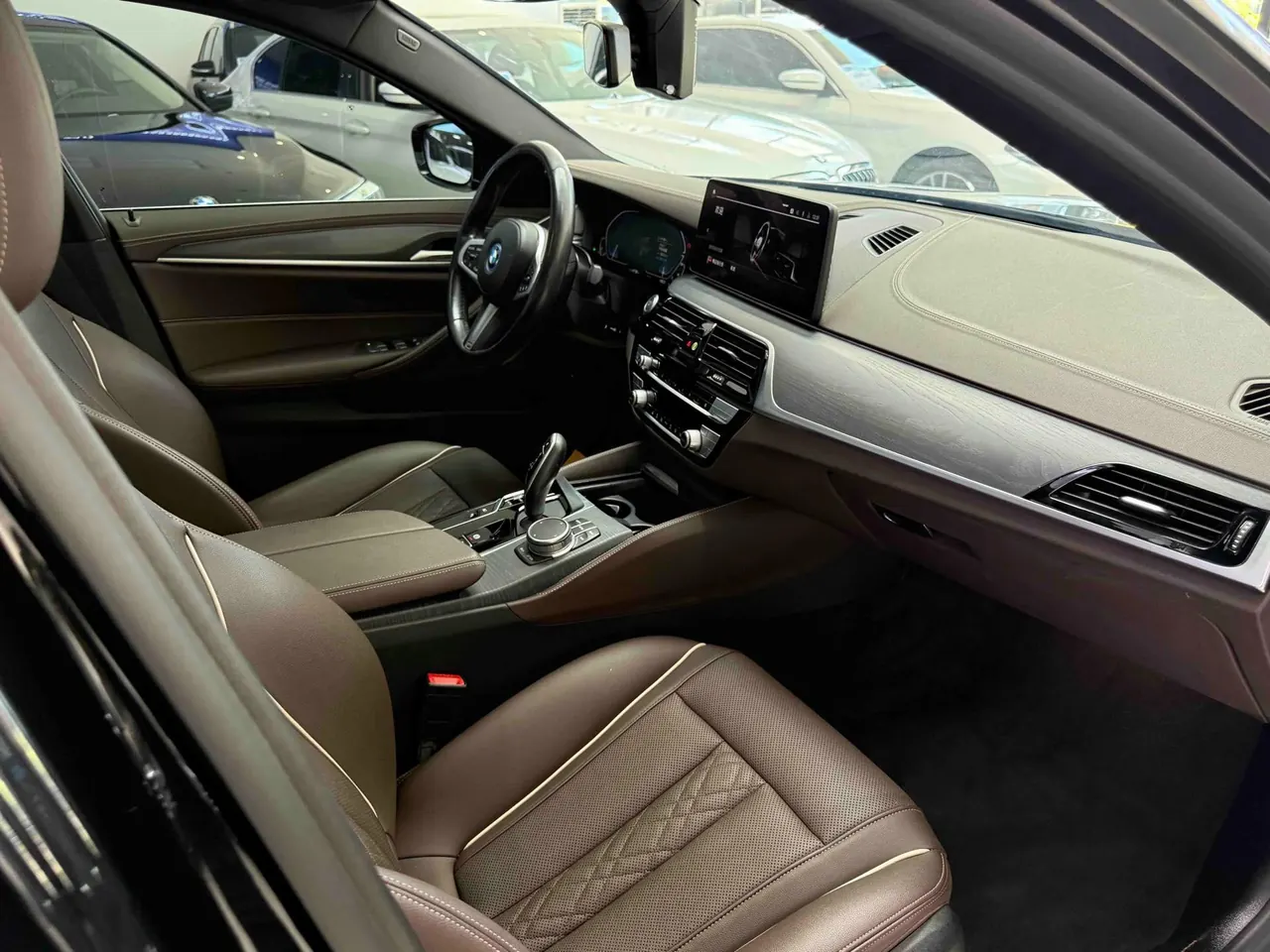 BMW 5 series new energy 2022 535Le 2.0T luxury package (modified) automatic gear 3