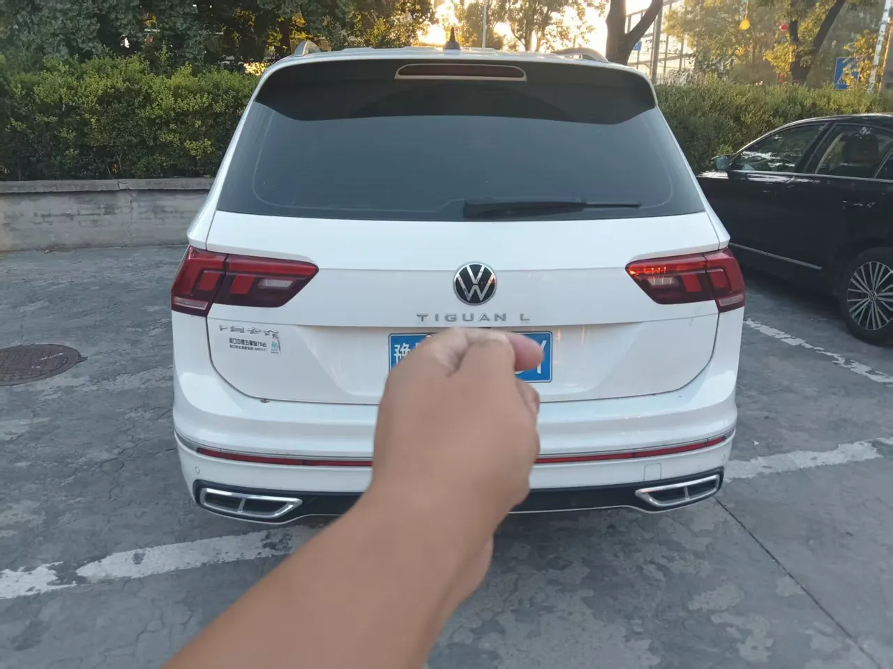 Volkswagen 2025 Tiguan L R-Line 2.0TSI 330TSI outstanding two-wheel drive R-Line Long Yao version automatic gear 5