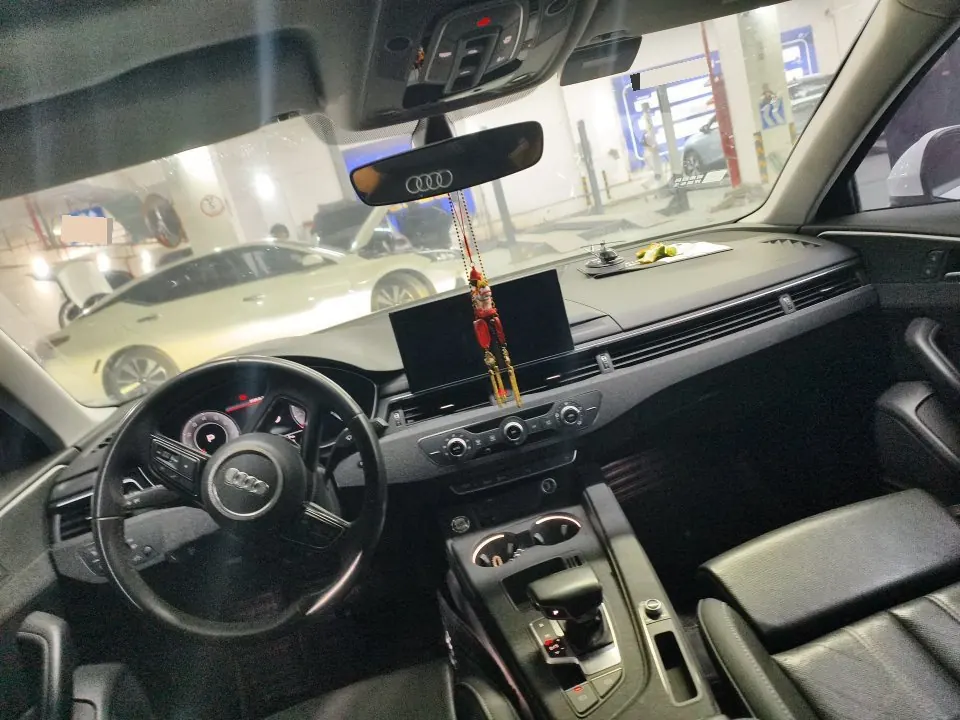 Audi 2020 A4L 2.0TFSI 40TFSI Fashion Dynamic Automatic 5