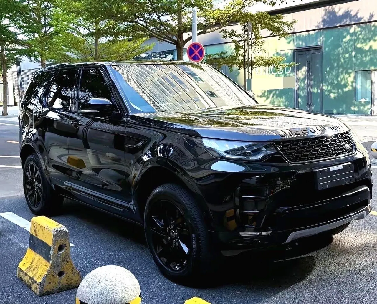 Land Rover found (imported) 2023 found 5 48V 3.0T 360PS R-Dynamic S automatic gear 2