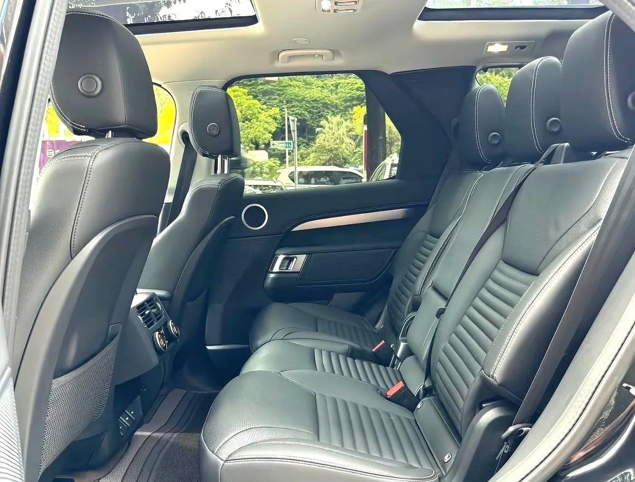 Land Rover found (imported) 2023 found 5 48V 3.0T 360PS R-Dynamic S automatic gear 6