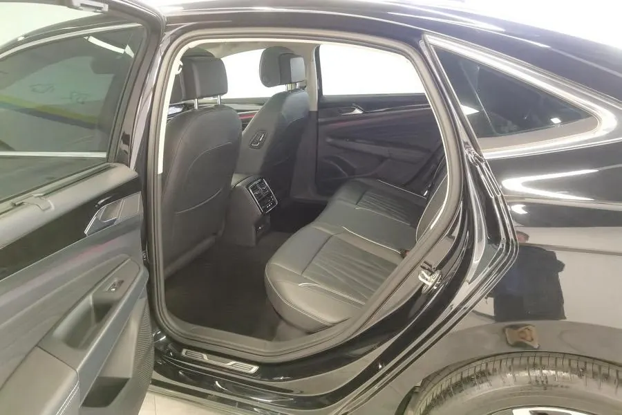 Volkswagen 2022 Passat 2.0TSI 330TSI Deluxe Edition Automatic 11