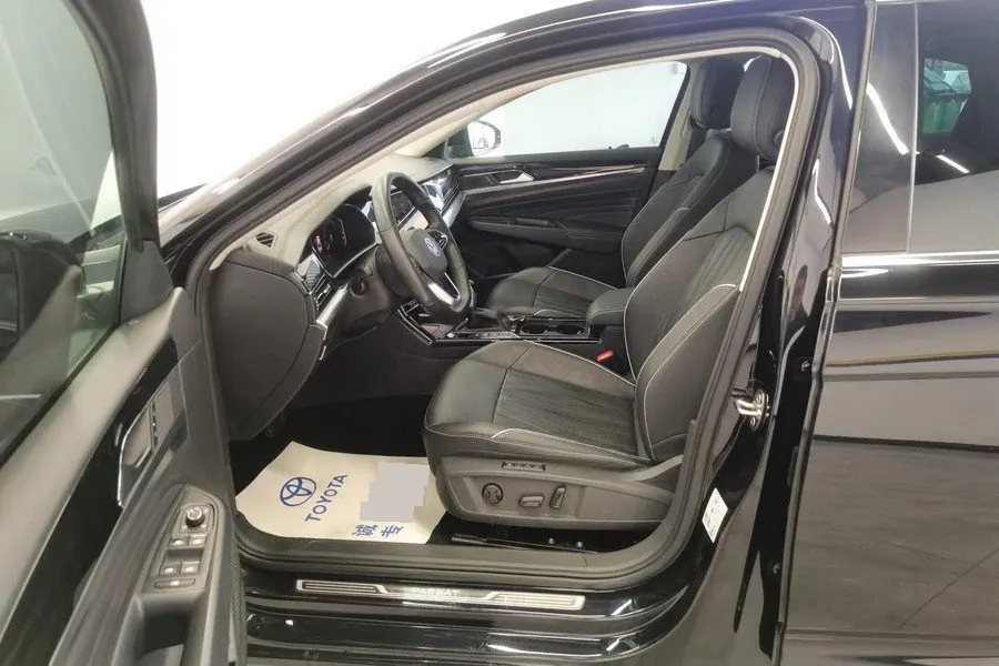 Volkswagen 2022 Passat 2.0TSI 330TSI Deluxe Edition Automatic 6