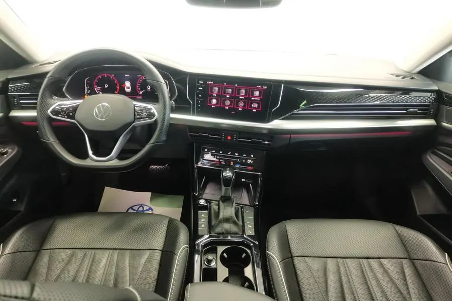 Volkswagen 2022 Passat 2.0TSI 330TSI Deluxe Edition Automatic 7