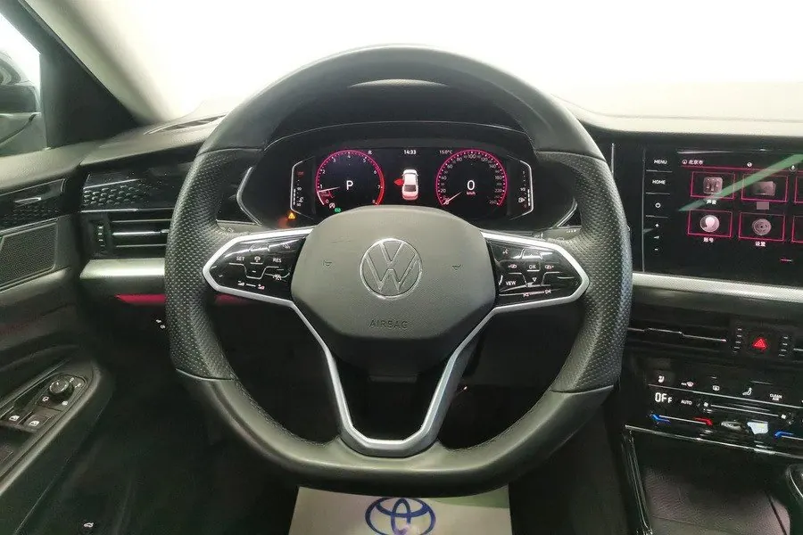 Volkswagen 2022 Passat 2.0TSI 330TSI Deluxe Edition Automatic 8