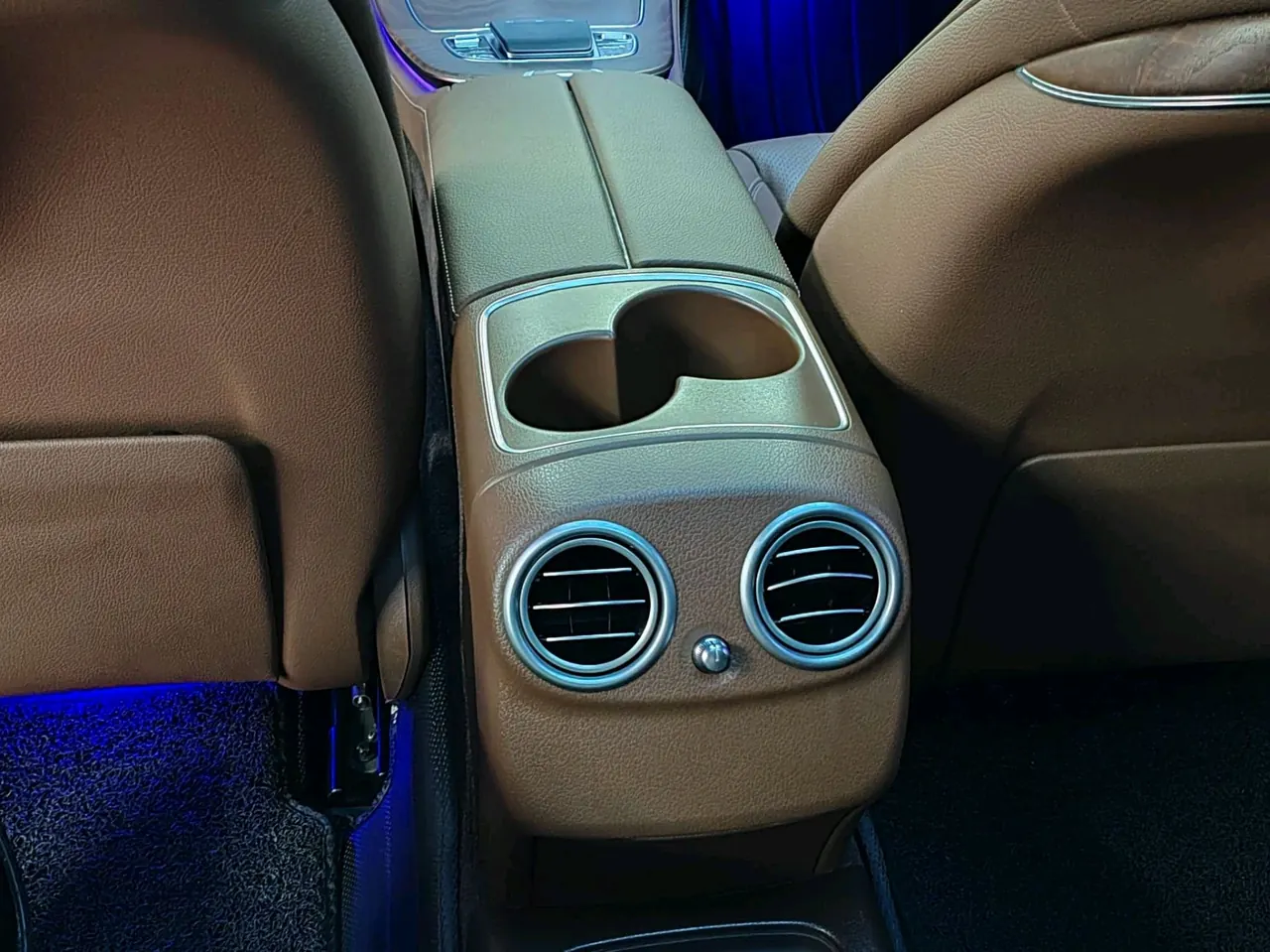 Mercedes Benz E Class 2020 E 300 L 2.0T Luxury Automatic Gear 10