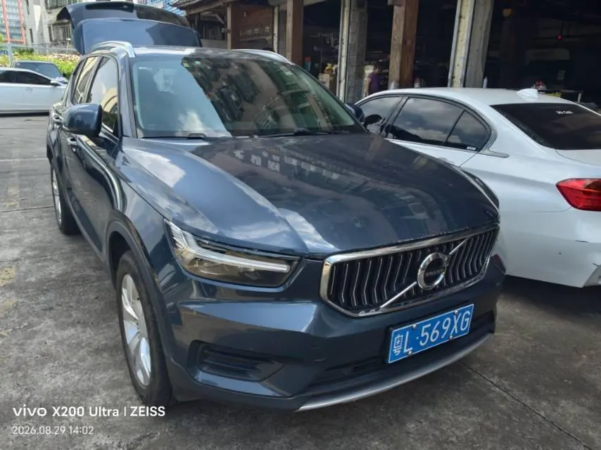 Volvo 2021 XC40 2.0T T4 four-wheel drive smart fashion version of automatic gear 2