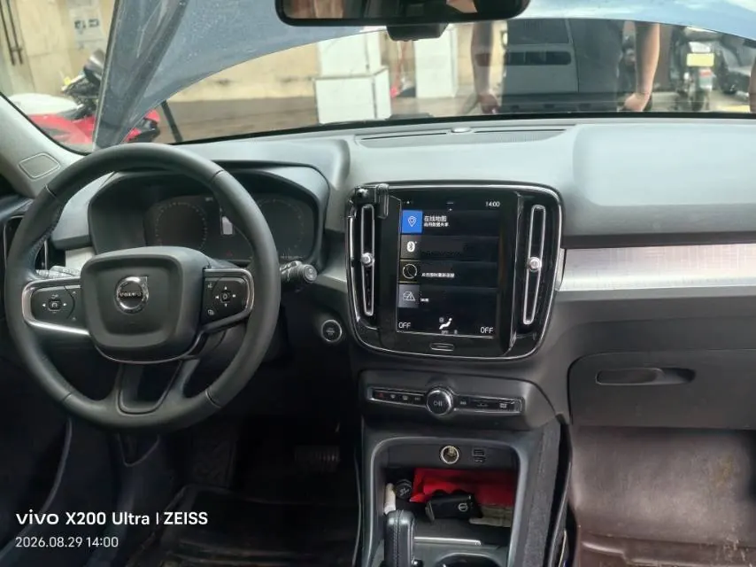 Volvo 2021 XC40 2.0T T4 four-wheel drive smart fashion version of automatic gear 8