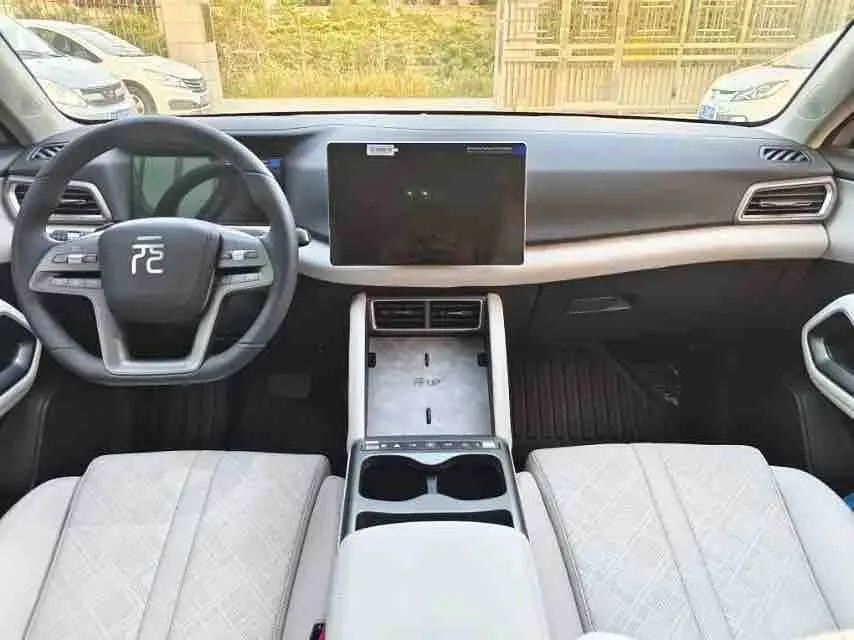 BYD 2025 Yuan UP Smart Driving 401KM Vital Automatic Gear 6