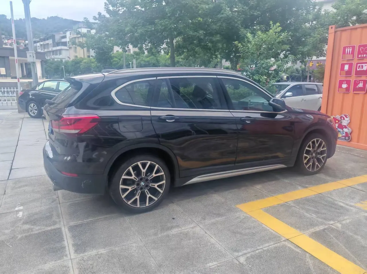 BMW 2020 X1 xDrive25Li 2.0T exclusive automatic gear 3