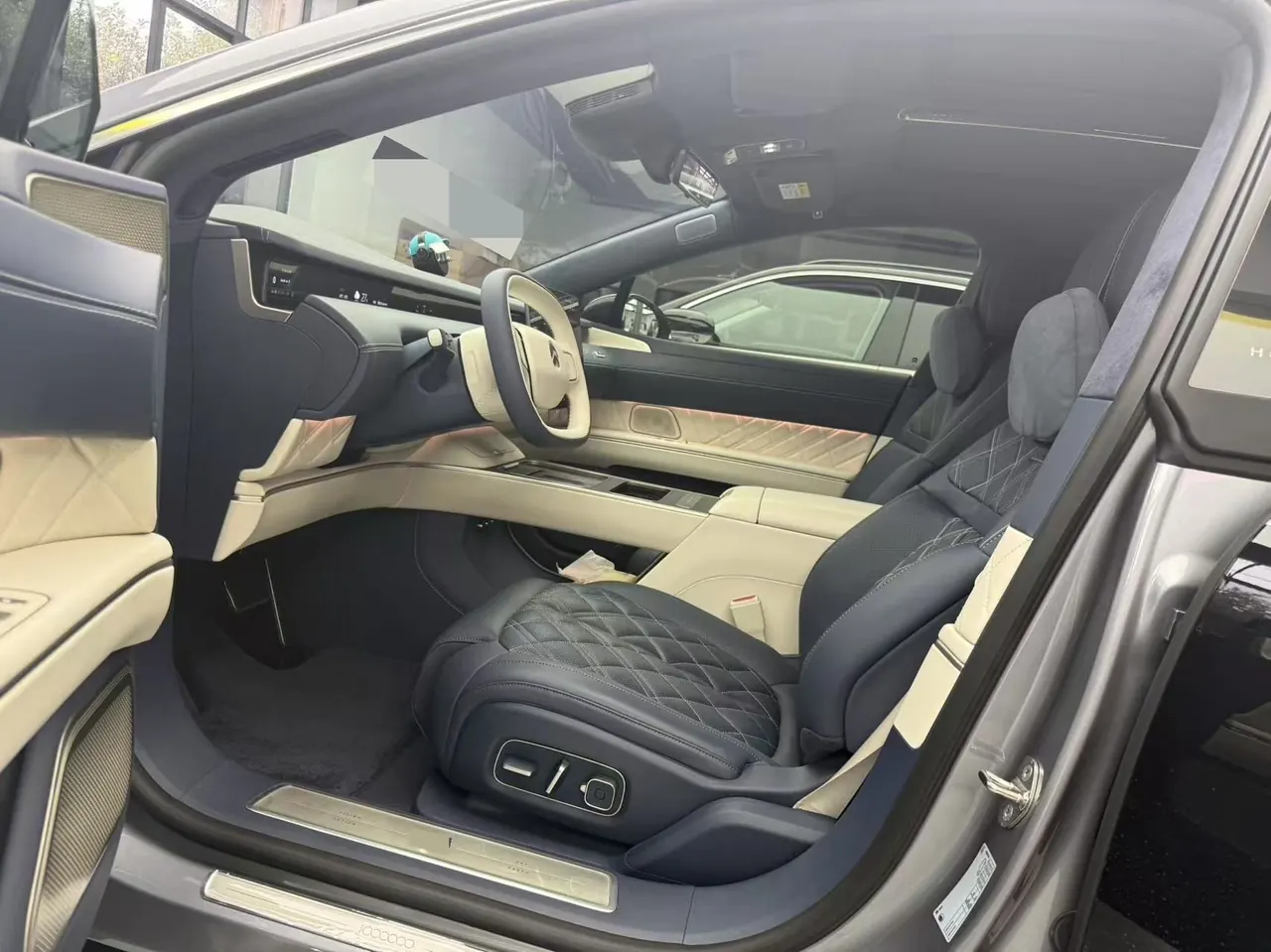NIO 2025 ET 9 102kWh Horizon Special Edition Automatic Gear 3