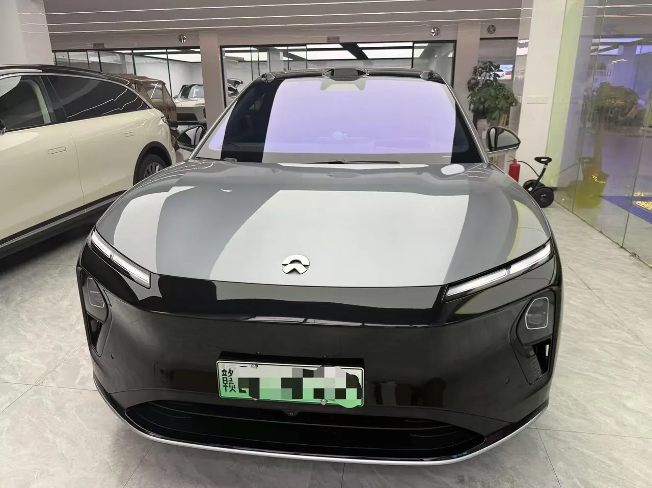 NIO 2025 ET 9 102kWh Horizon Special Edition Automatic Gear 4