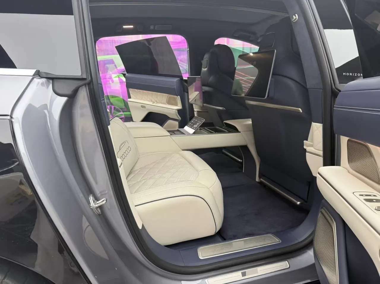 NIO 2025 ET 9 102kWh Horizon Special Edition Automatic Gear 9