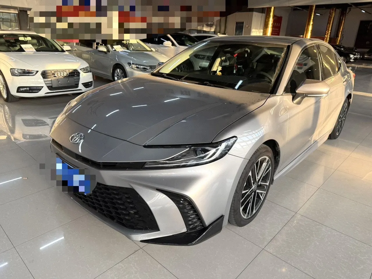 打开图片灯箱:Toyota 2025 Camry Dual Engine 2.0HG Stepless Brilliant Edition Automatic Gear