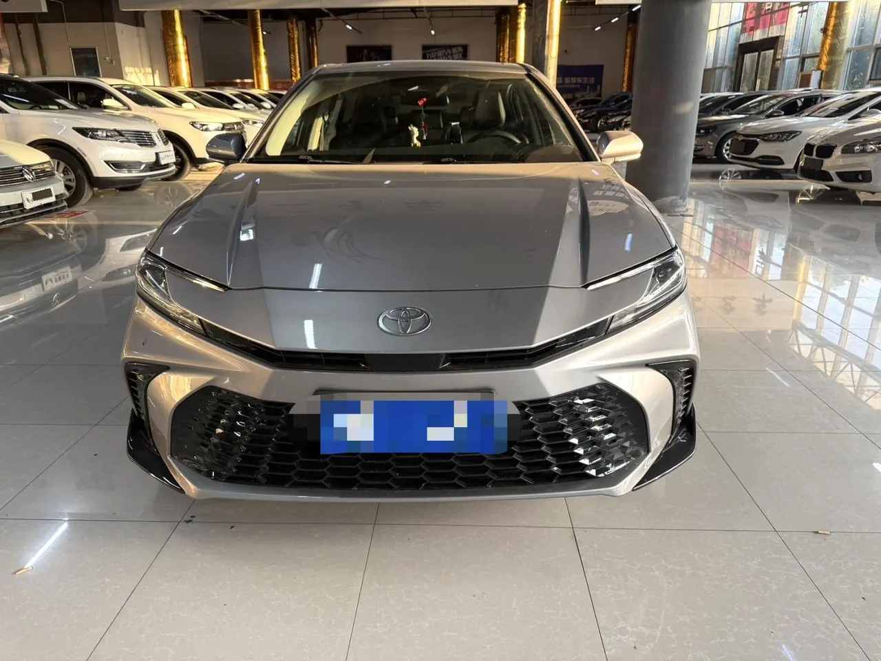 Toyota 2025 Camry Dual Engine 2.0HG Stepless Brilliant Edition Automatic Gear 2