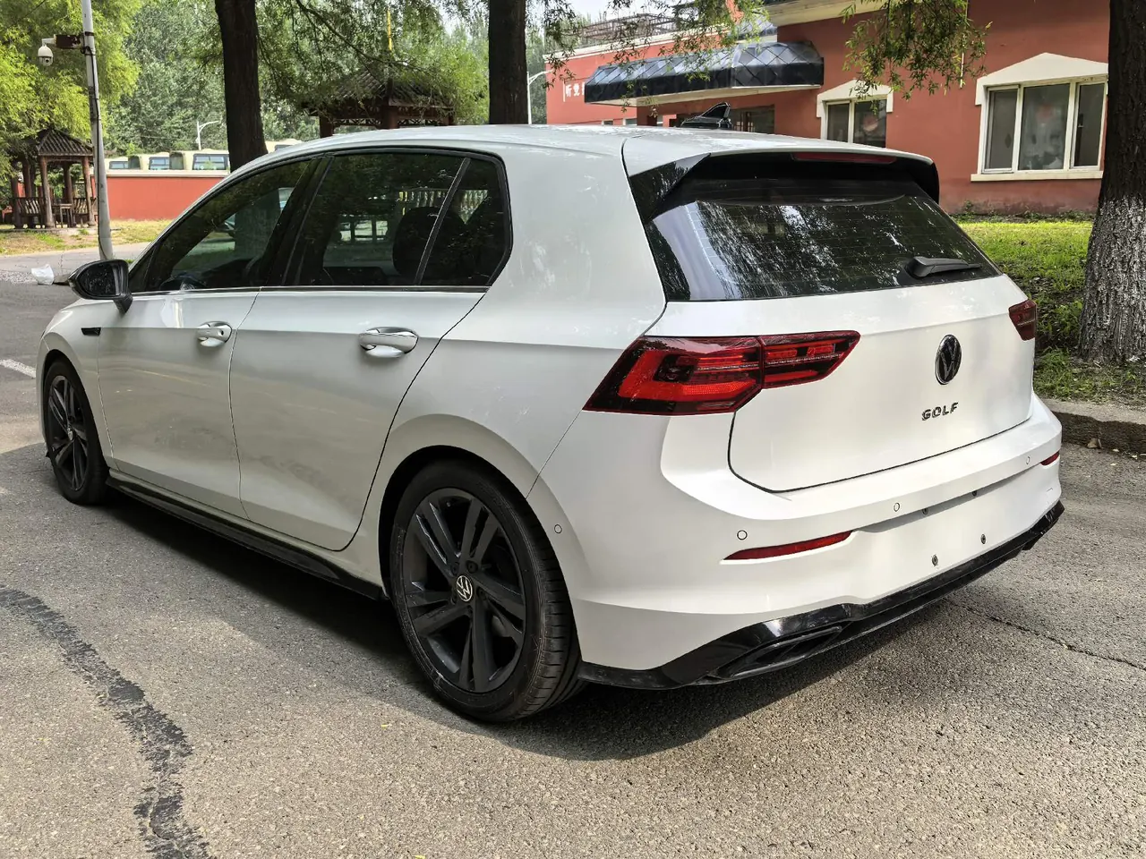 Volkswagen 2021 Golf 8 R-Line 1.4TSI 280TSI Automatic 4