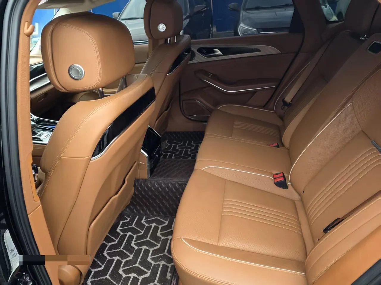 HongQi 2020 H9 48V 2.0T Zhilian Flag Edition Automatic Gear 4