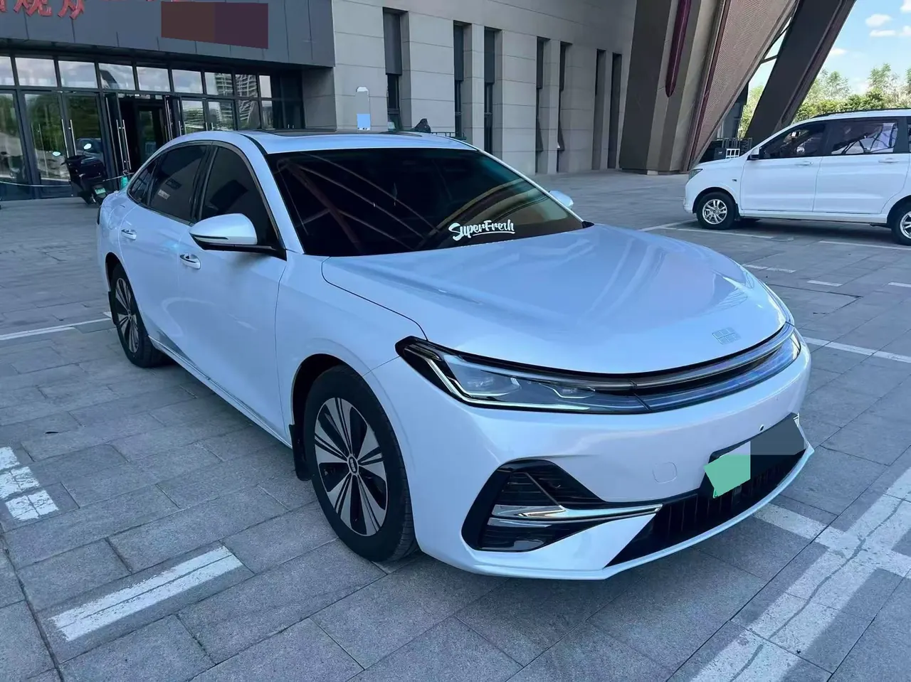 Geely Galaxy 2025 A7 EM-i 1.5 150km Premium Edition Automatic Gear 3