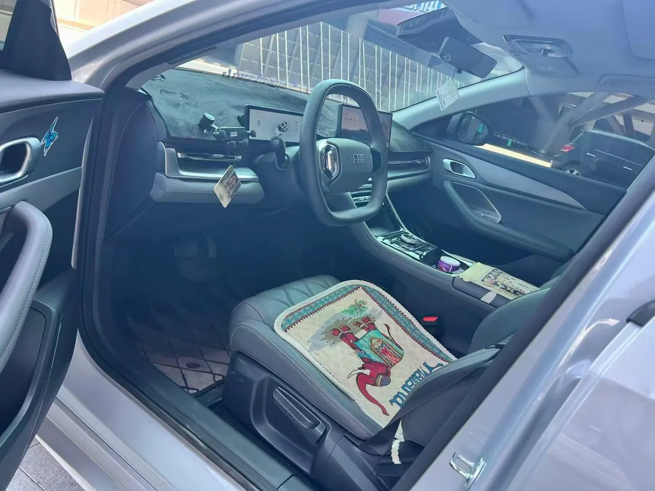 Geely Galaxy 2025 A7 EM-i 1.5 150km Premium Edition Automatic Gear 9