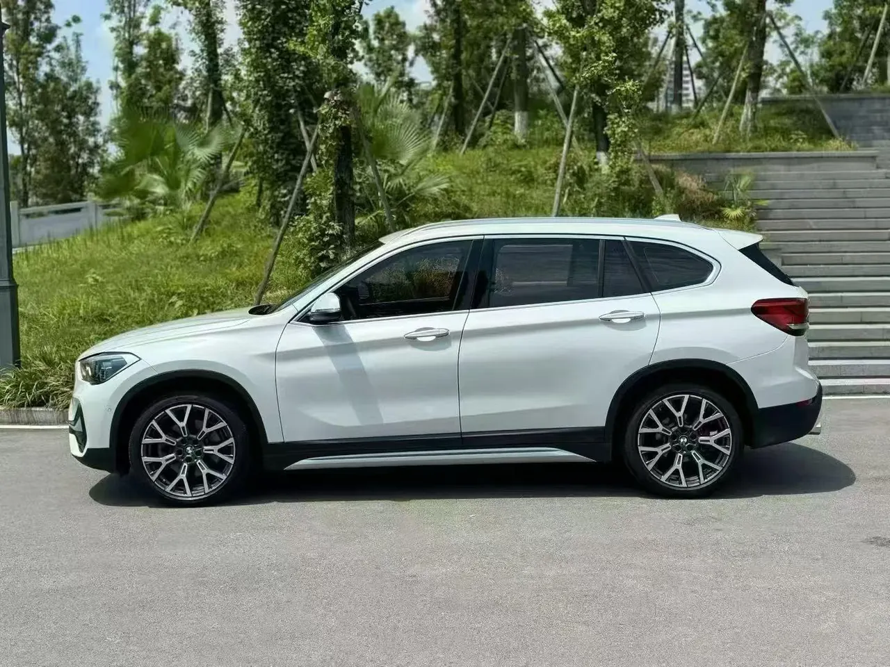 BMW 2020 X1 xDrive25Li 2.0T exclusive automatic gear 3