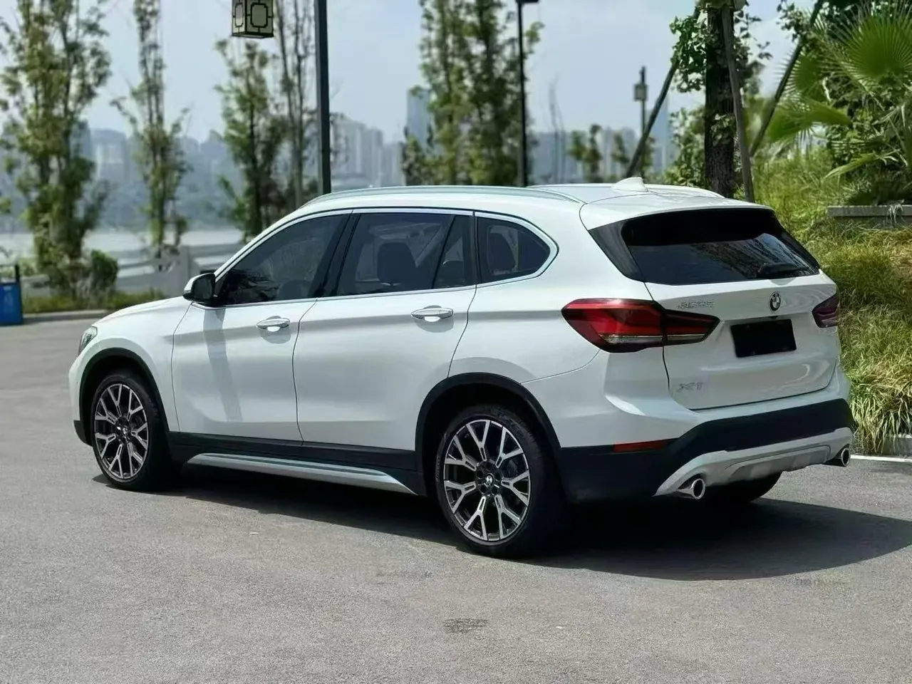 BMW 2020 X1 xDrive25Li 2.0T exclusive automatic gear 4