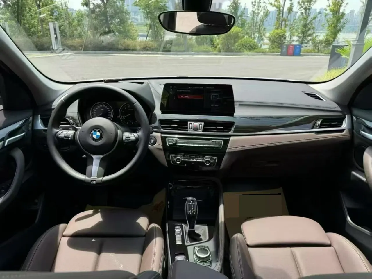 BMW 2020 X1 xDrive25Li 2.0T exclusive automatic gear 9