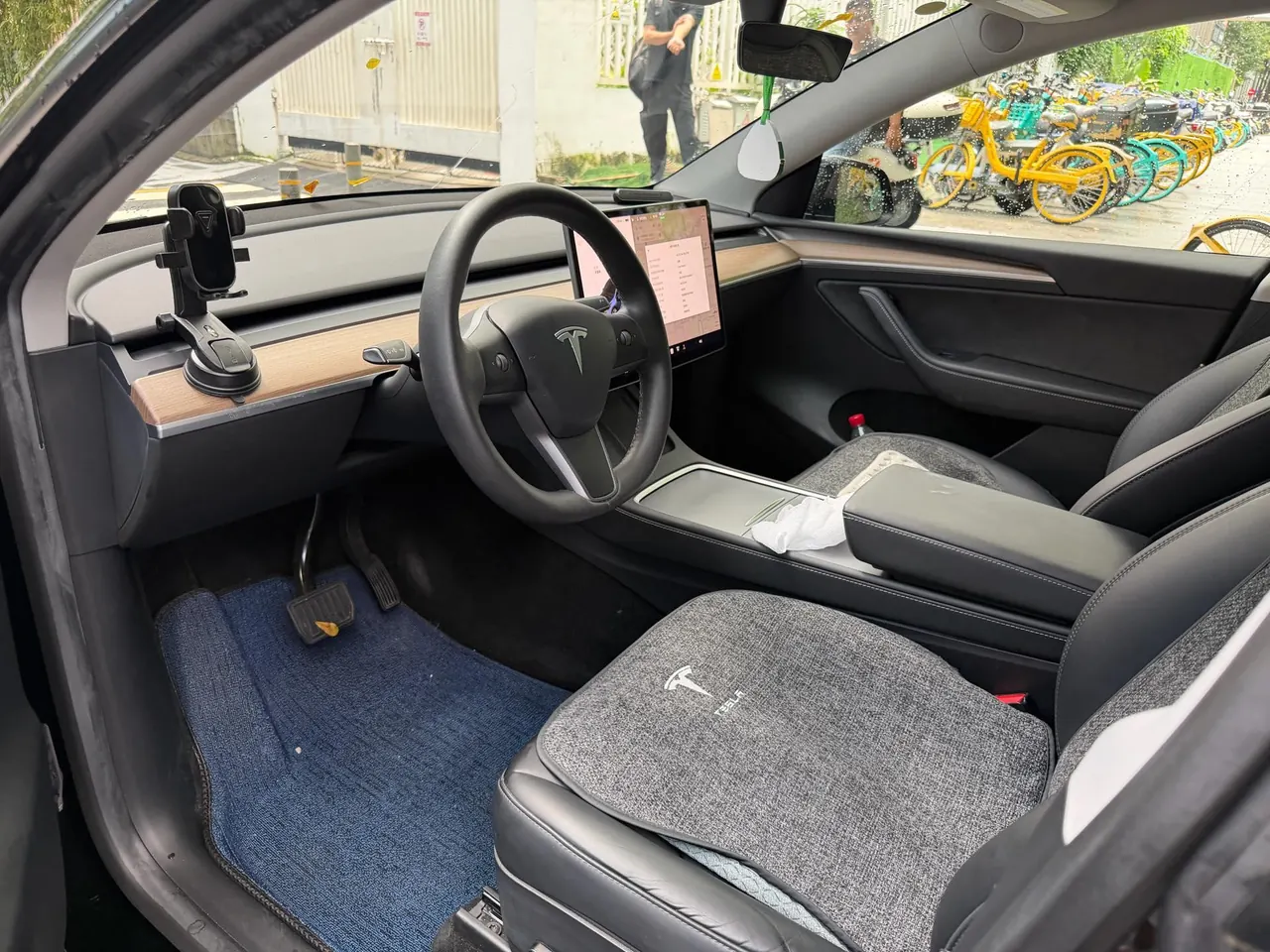 Tesla 2021 Model Y Standard Endurance Rear Drive Automatic Gear 3