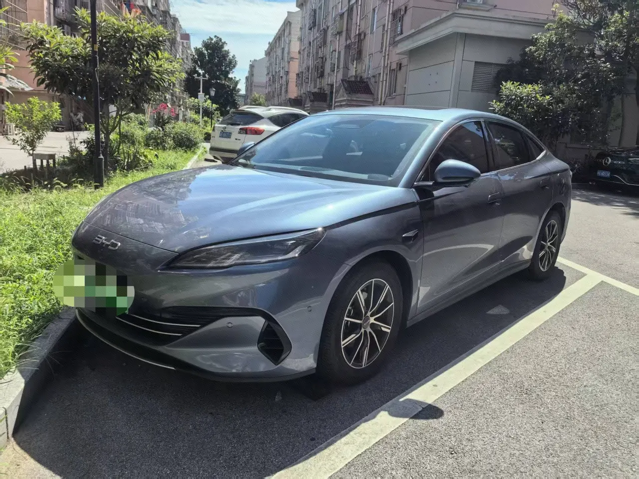 Open image lightbox: BYD 2025 seals 06 DM-i 1.5 stepless smart driving version 80KM noble automatic gear