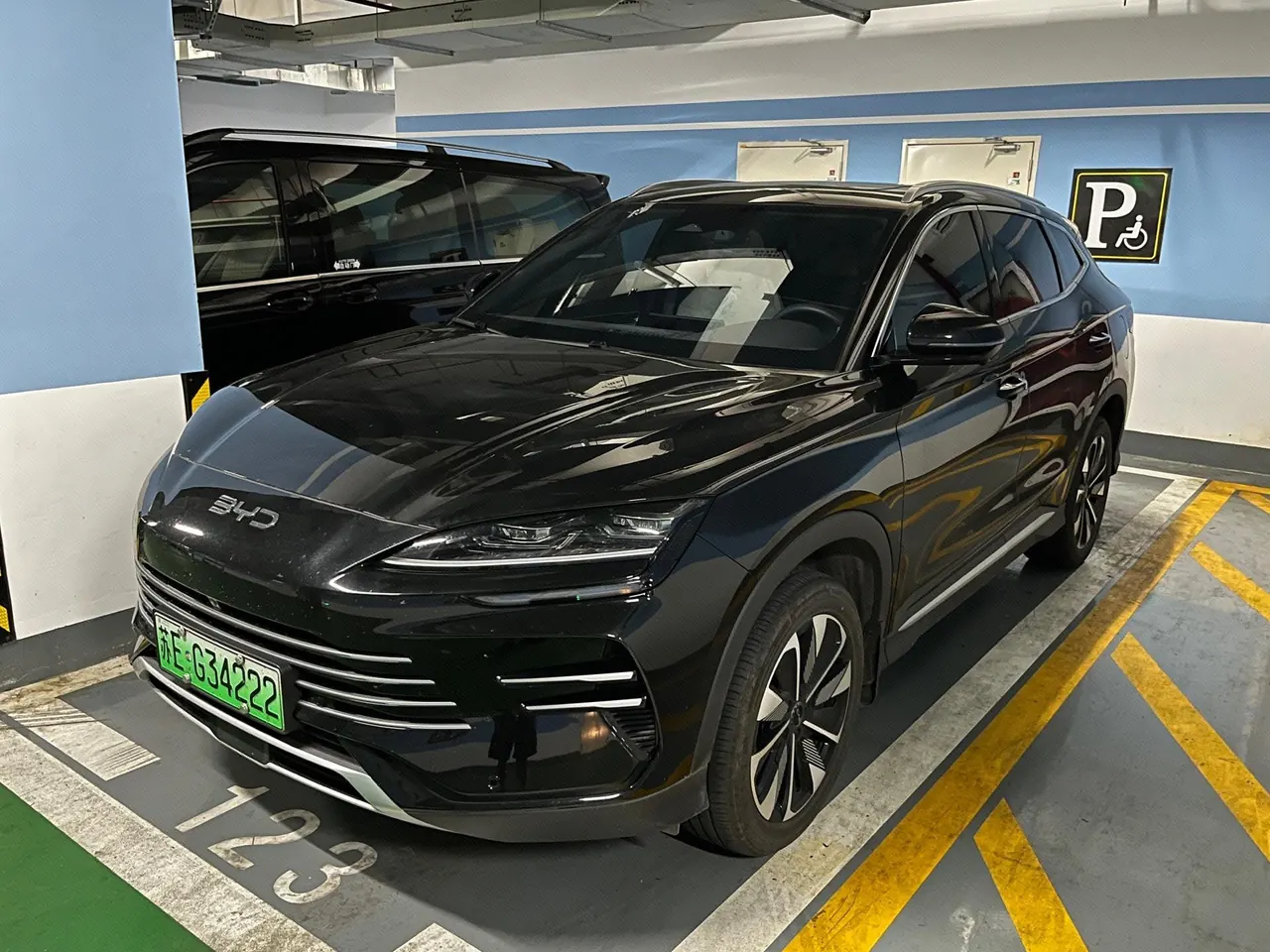 Open image lightbox: BYD Song PLUS New Energy 2025 Song PLUS DM-i 1.5 Stepless 112KM Honorable Automatic Gear