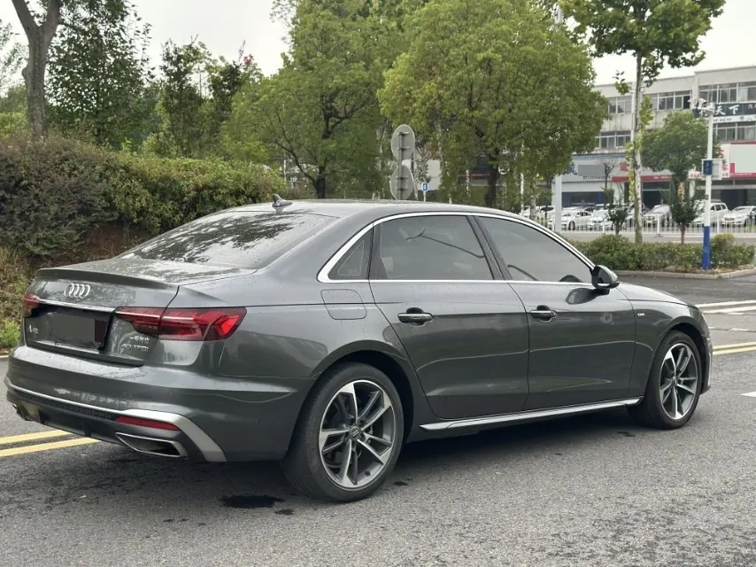Audi 2020 A4L 2.0TFSI 40TFSI Fashion Dynamic Automatic 3