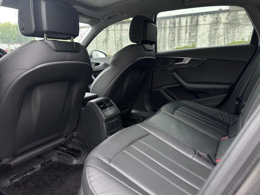 Audi 2020 A4L 2.0TFSI 40TFSI Fashion Dynamic Automatic 5