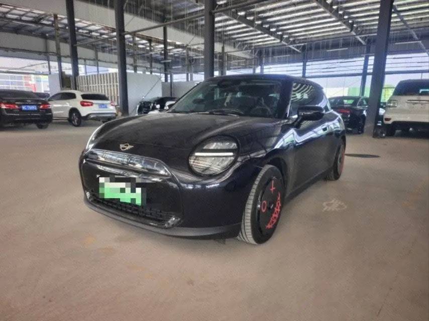 MINI 2025 Mini Cooper E 456km Cooper E Classic Automatic - View 1