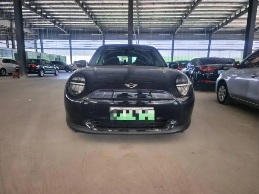 MINI 2025 Mini Cooper E 456km Cooper E Classic Automatic 2